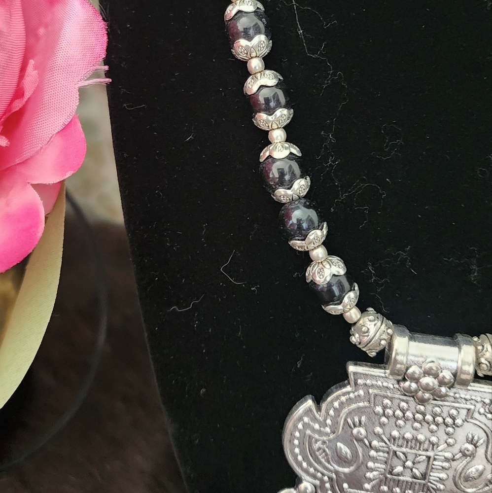 Aztec Necklace - Picture 4 of 7